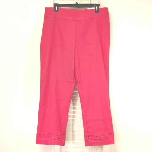 Crown & Ivy Size 12 Daisy Pink Millennium Crop Cutout Hem Stretchy Women's Pants - Picture 1 of 13